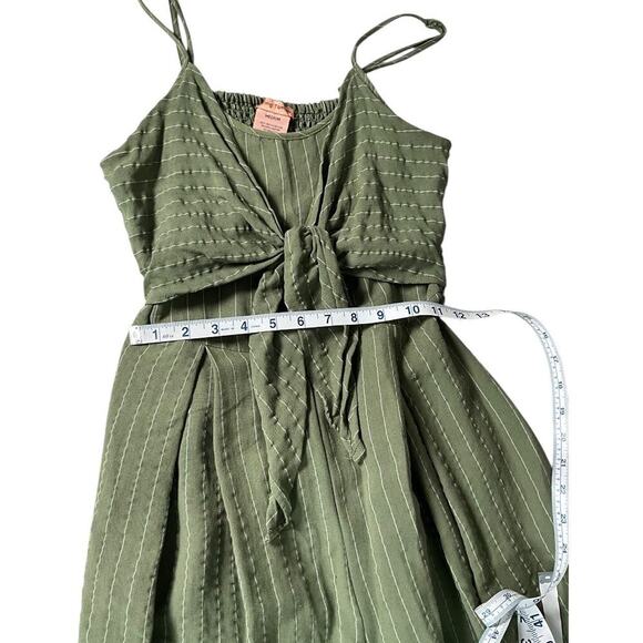 Flying Tomato Olive Green White Pin Strip Tie-Front Jumpsuit Smock Back Medium - Picture 8 of 13